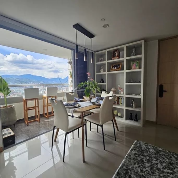 Inviting 2-Bedroom Apartment with Panoramic Views in Envigado's La Abadía