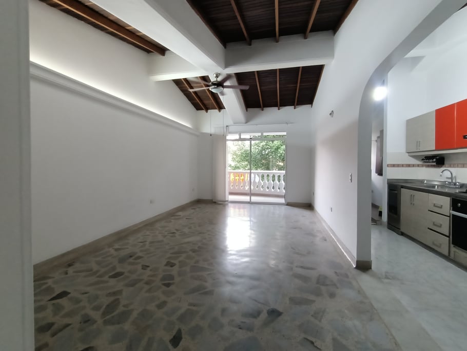 3-Bedroom Apartment with Low HOA for Sale in Laureles, Medellín