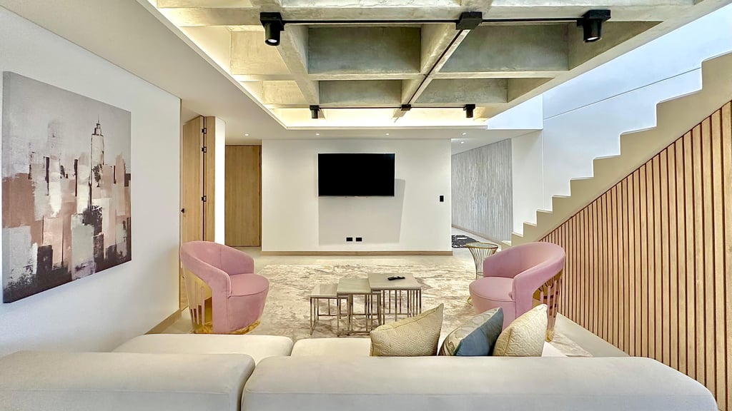 Laureles Apartment for Sale: 2 BR, Approved for Daily Rentals