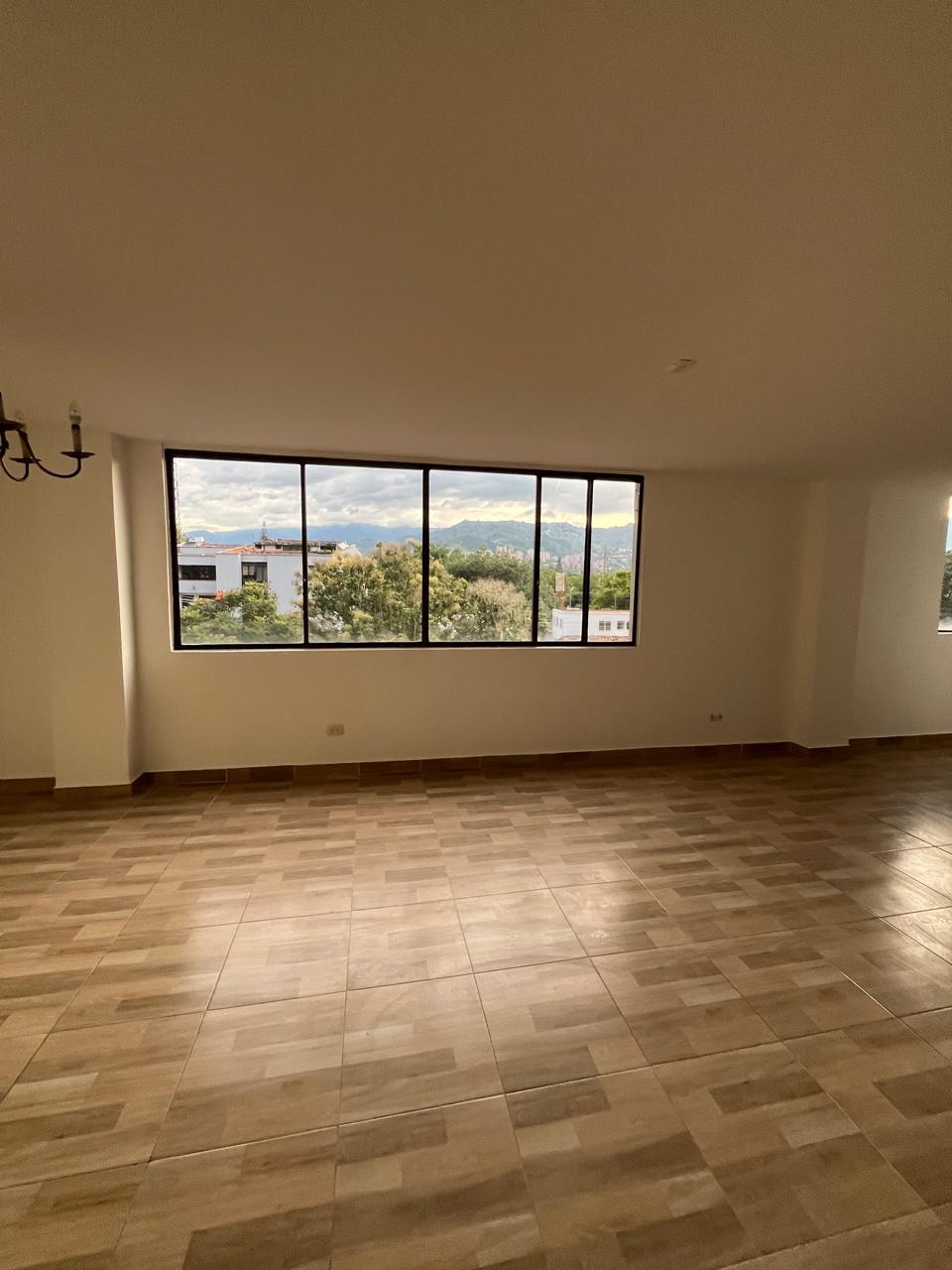 For Sale: Remodeled 3-Bedroom Apartment – Jardín de Patio Bonito, El Poblado