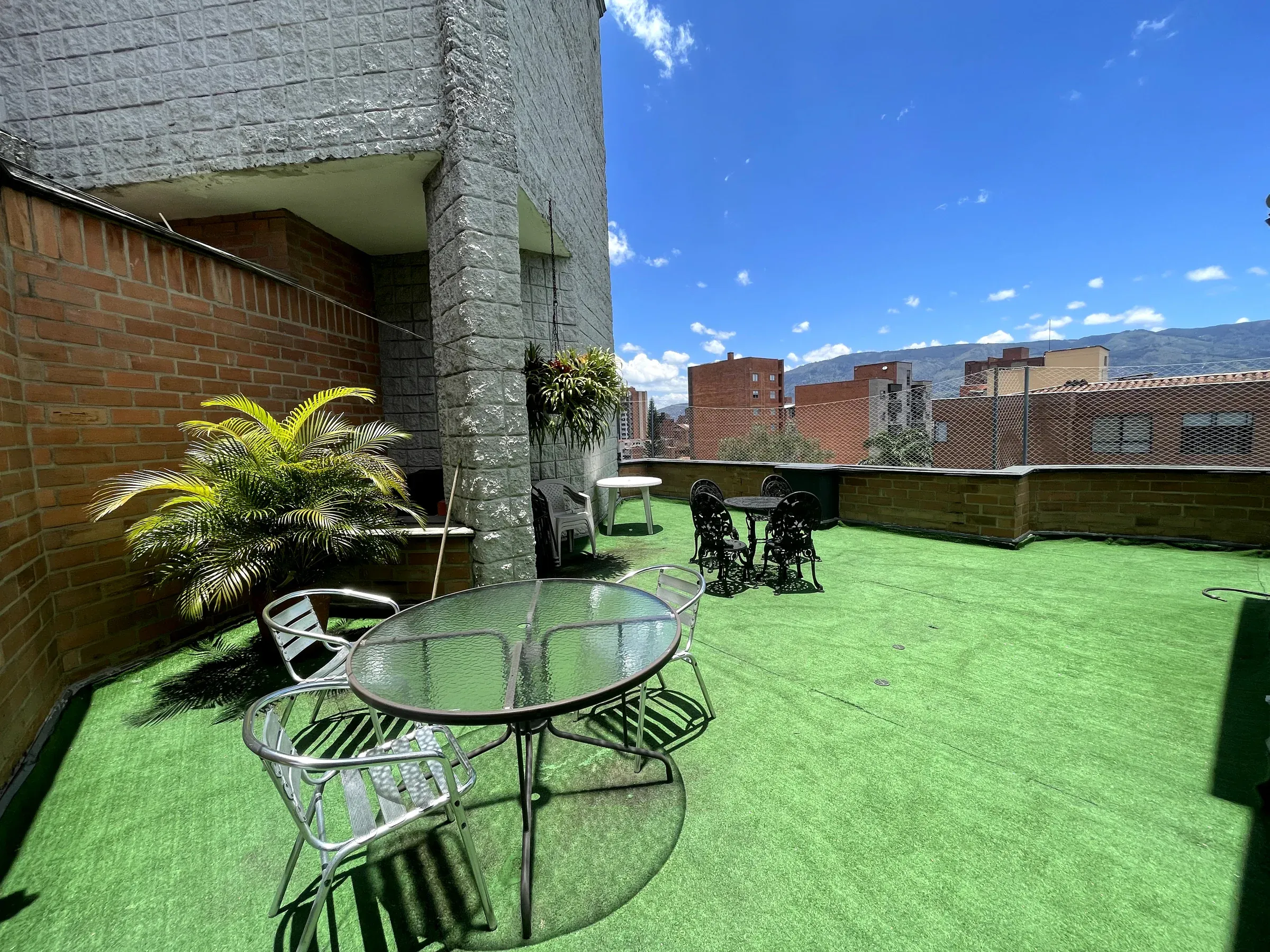 Remodeled 3-Bedroom Duplex with Terrace & Double Balcony