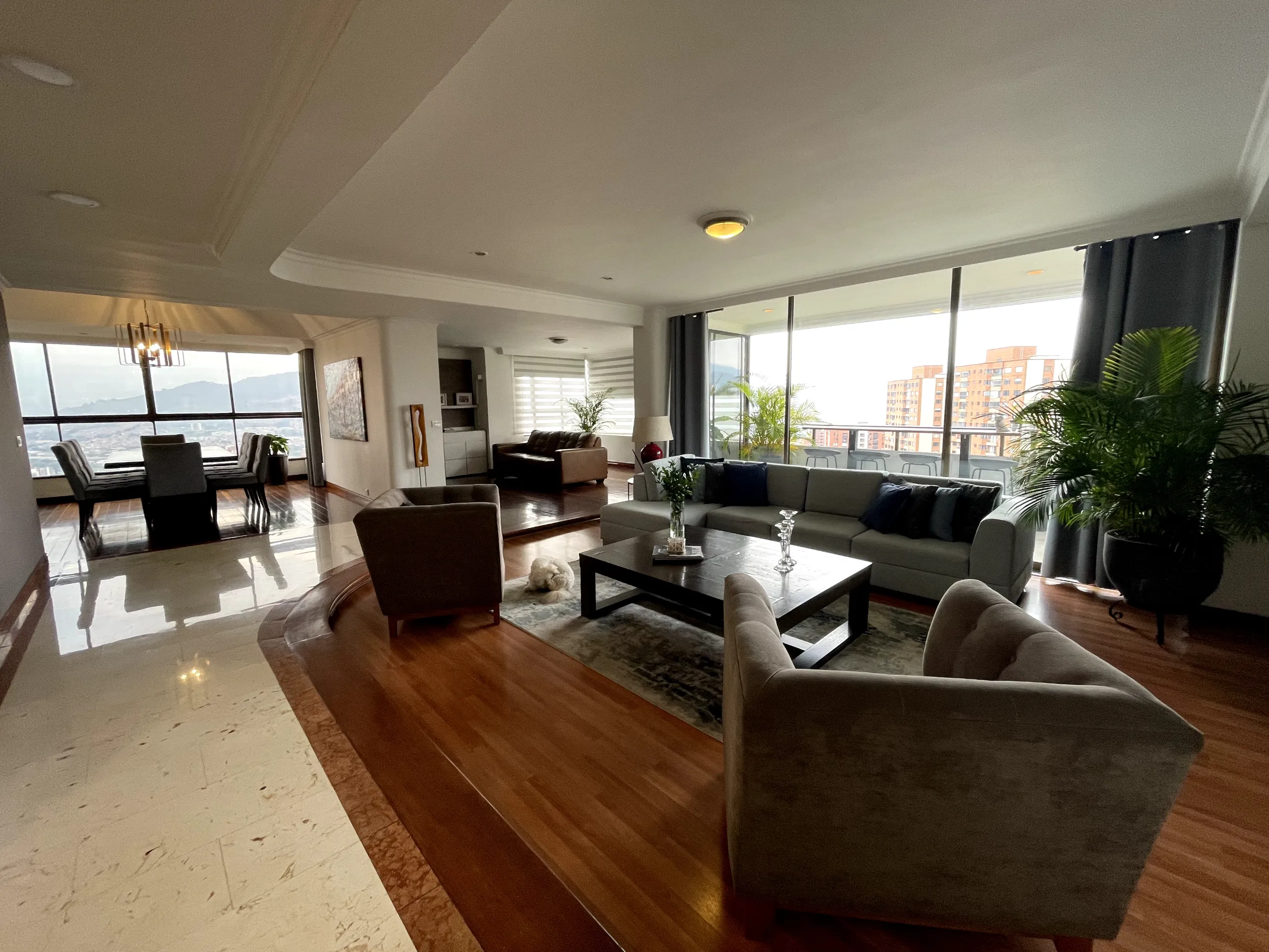 4 Bedroom Penthouse with Amazing Views – Los Balsos, El Poblado