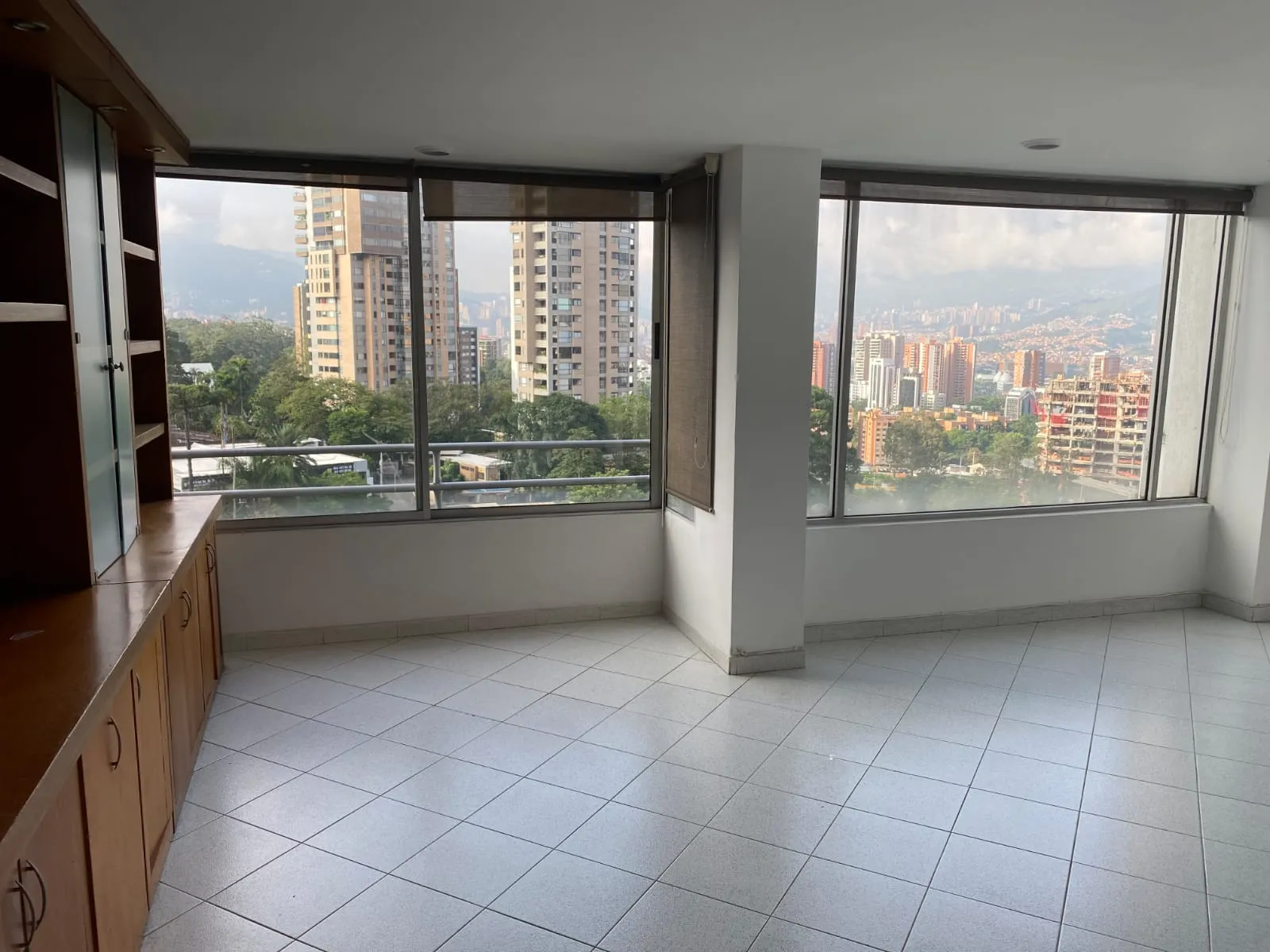 3 Bedroom Apartment with Remodel Potential – Los Balsos, El Poblado
